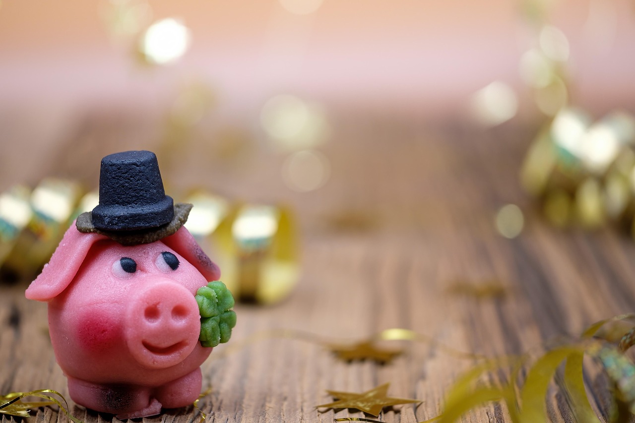 Gratta e Vinci "Portafortuna" con simboli fortunati e vincite sorprendenti.