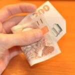 Immagine di una bolletta con evidenziate le agevolazioni per single che vivono da soli nel 2026.